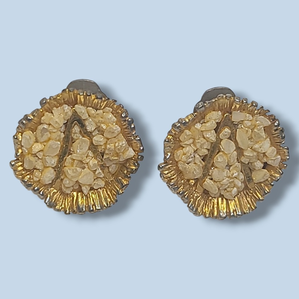 Hattie Carnegie Clip-On Earrings Gold Tone Crushed Stone Vintage Mid Century‎